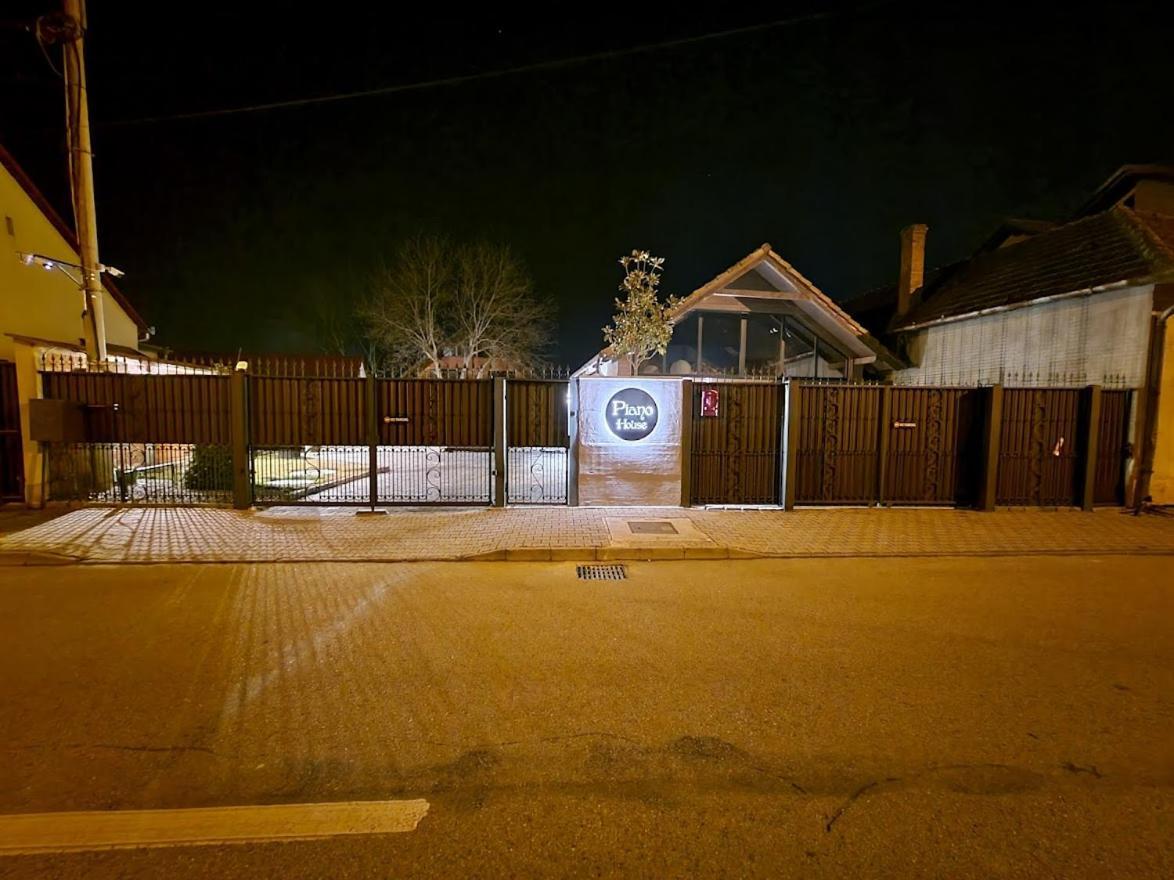Apartament City La Casa Piano House ,Cu Parcare Alba Iulia Exterior foto